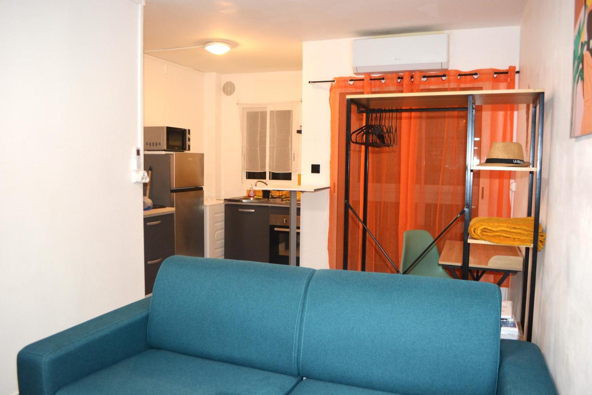 Comme Chez Soi - Studio Tout Equipe - By Sister Home Saint-Denis Buitenkant foto